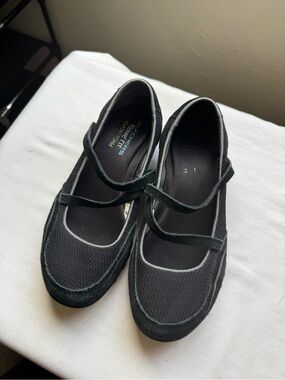 Skechers Relaxed Fit Memory Foam Black Mary Jane style shoes, Size 7